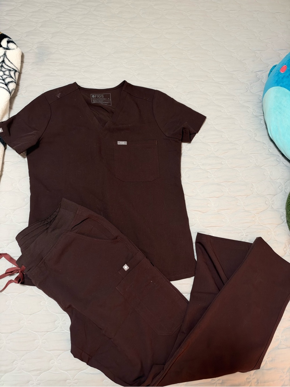 Figs Women's Two-Piece Scrub Set in ESPRESSO